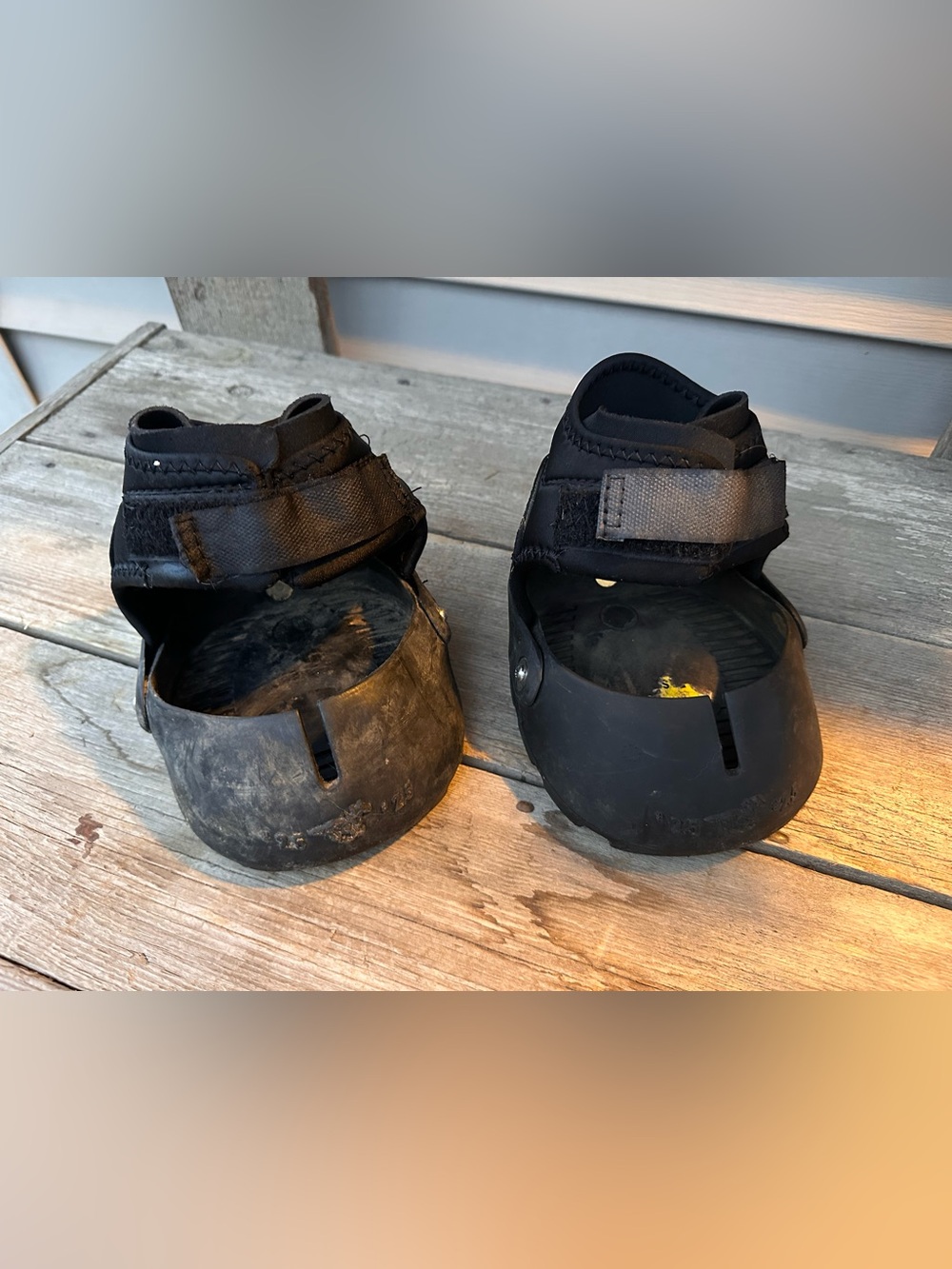 Horse Tack - PAIR Size 2.5 Easy Hoof Boots